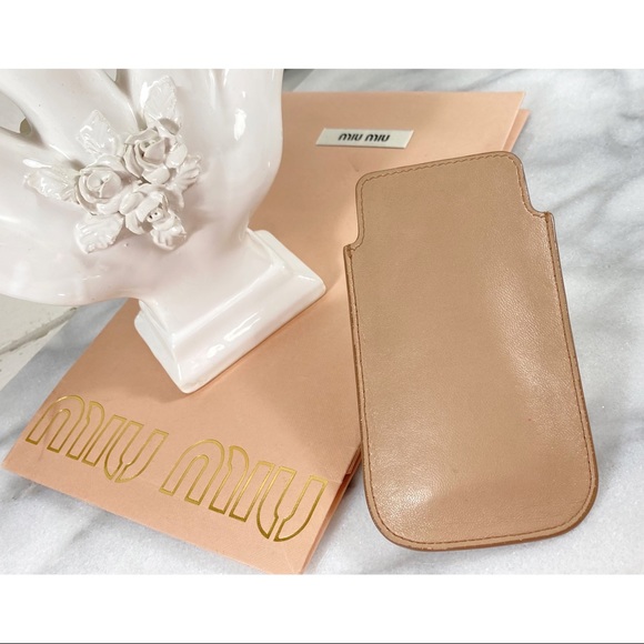 Miu Miu Gold Studded Lambskin Card Holder - Picture 4 of 9